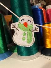 Load image into Gallery viewer, Snow Friends Mini Garland
